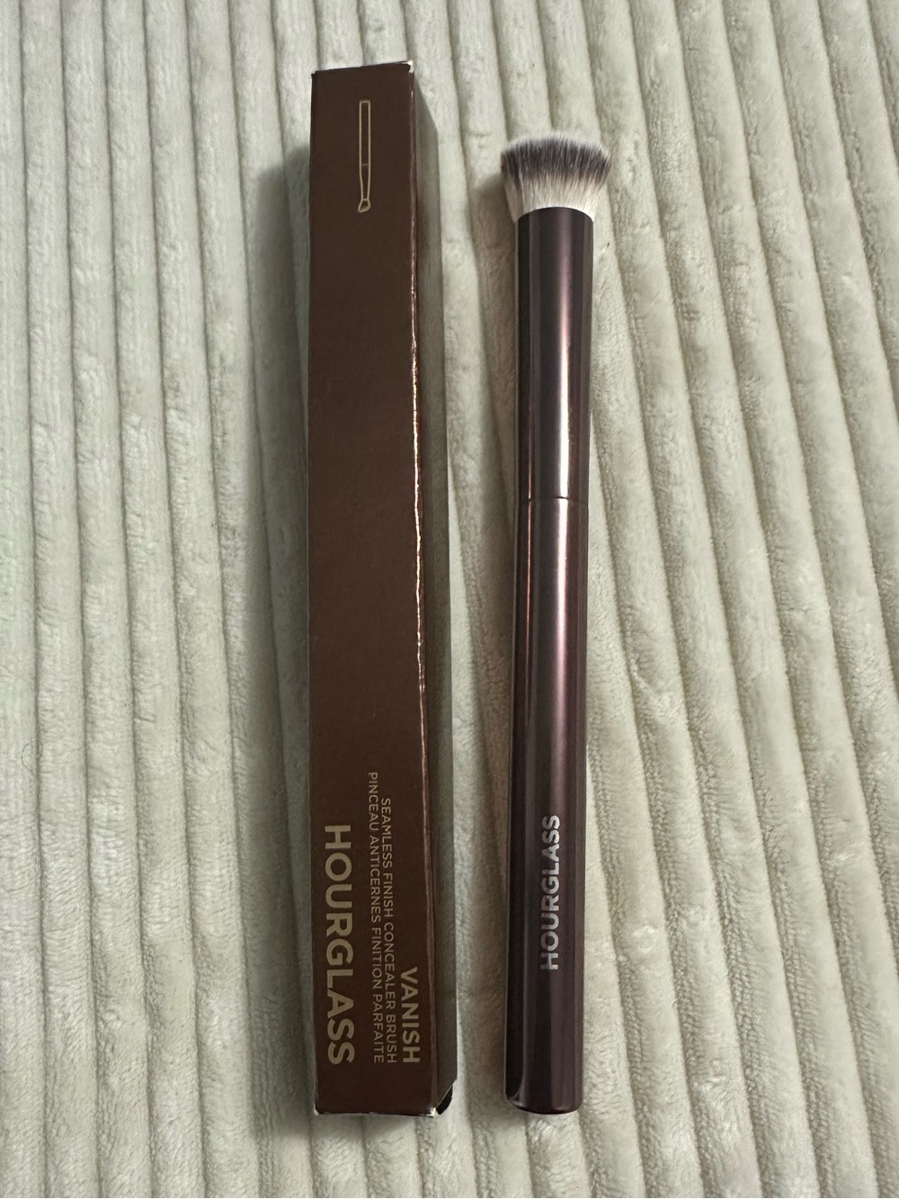 Hourglass Vanish Seamless Concealer Brush